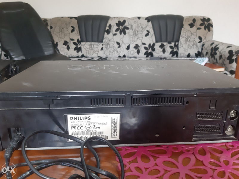 VIDEO REKORDER Philips (Neispravan)