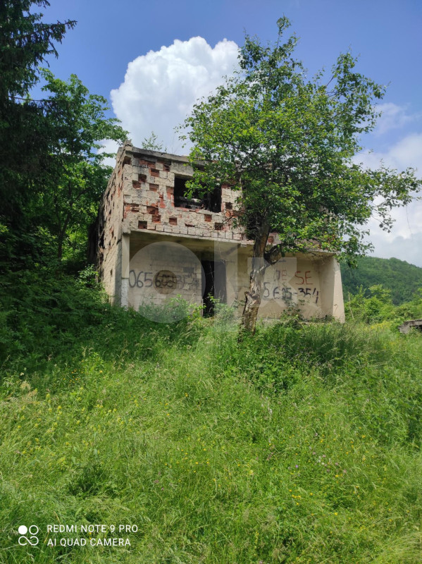 Zemljište sa kućom Novi Travnik