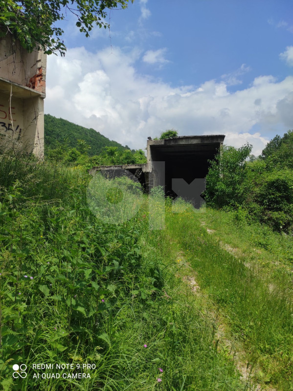 Zemljište sa kućom Novi Travnik 7