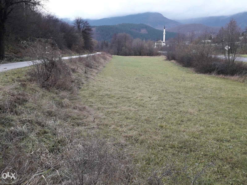 Zemljište Pazarić, 1430 m2 i 654 m2 8