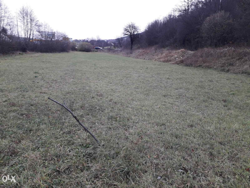 Zemljište Pazarić, 1430 m2 i 654 m2 11