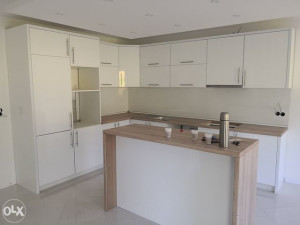 Kuhinja po mjeri visoki sjaj - zidna obloga