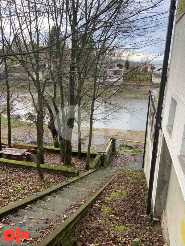 prodaje se motel  apartmani kuca vikendica  POVOLJNO 9