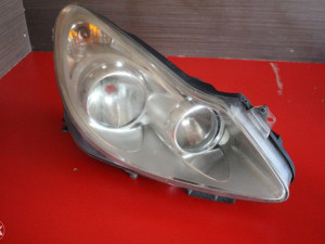 Far desni Opel Corsa 2008