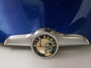 Hauba Alfa Romeo GT znak original dijelovi