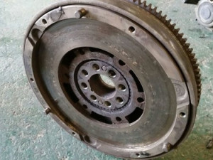 Zamajac BMW E46 320D 110KW 6 BRZINA 2.0 DIZEL