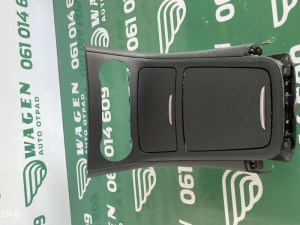 Unutrasnja konzola enterijer Mercedes W246 (fotografija 4)