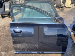 Vrata prednja desna Audi A6 4F (fotografija 1)