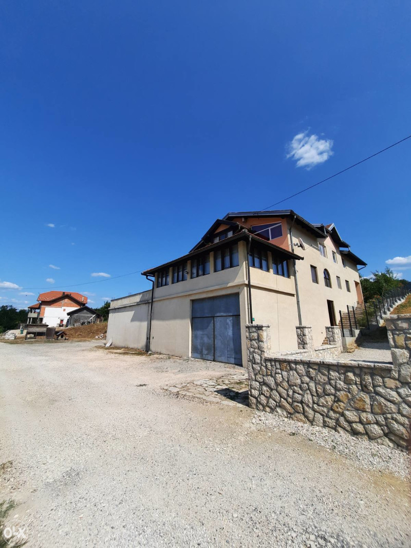 Kuća i okućnica