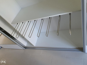 Americki ugradbeni plakar sa kliznim vratima