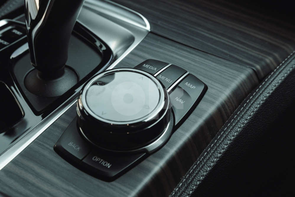 BMW M550i G30 xDrive V8 Twin-Turbo M Permormance