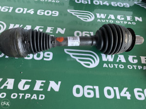 Poluosovina Mercedes W246 2011 (fotografija 3)
