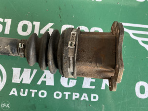 Poluosovina Audi A6 4F (fotografija 1)