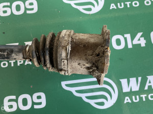Poluosovina Audi A6 (fotografija 1)