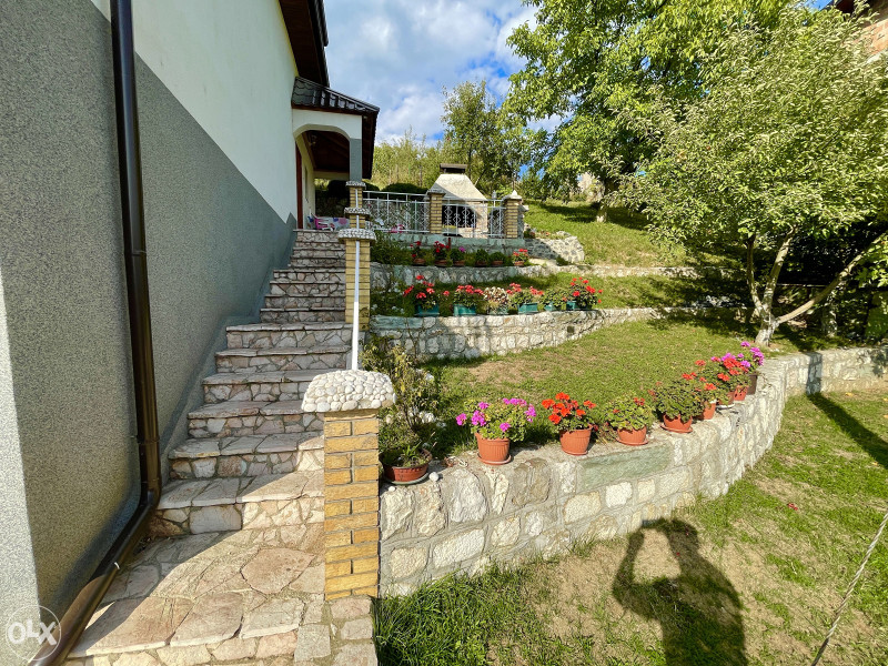 Kuca sa dvoristem /Ilidža /Rakovica odmah useljiva 7