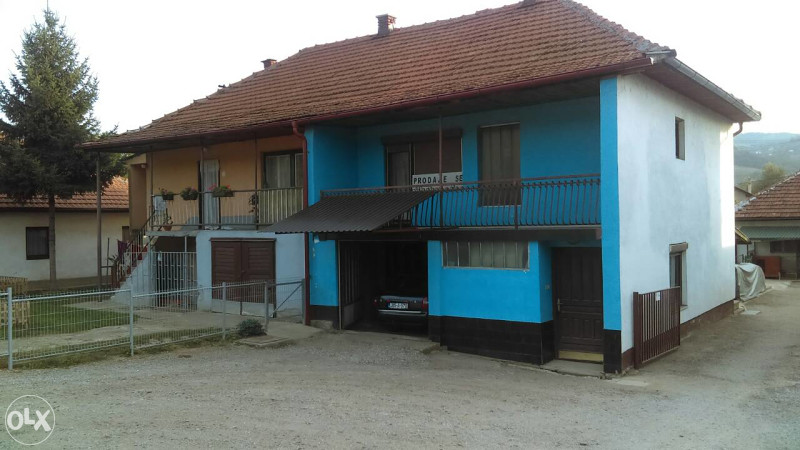 /VISOKO/--Prodajem 4 kuce i Caffe bar ..pomočni objekti.. 2