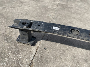 Nosac greda zadnjeg branika Mercedes W246 (fotografija 1)