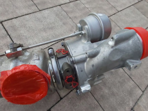 MERCEDES GTS AMG W205 C63 W213 TURBINA 