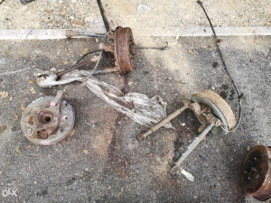 Land Rover Lafeta, glavcina, dobos