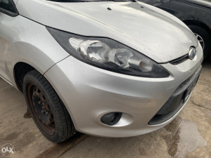 Dobos pakne Ford Fiesta 2010 (fotografija 3)