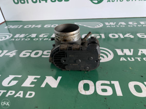 Klapna gasa 4f Audi A4 (fotografija 3)