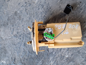 Plovak Peugeot 308 1.6