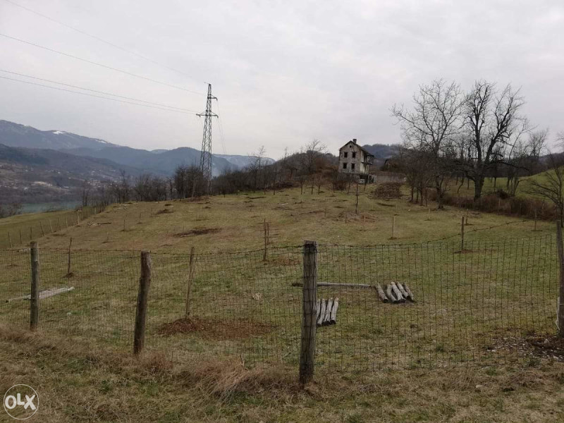 Zemljiste u blizini Konjica-pogled na Jablanicko jezero 2
