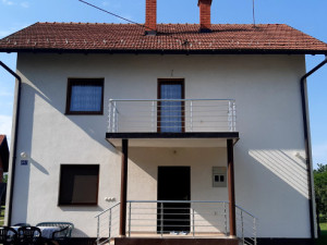 House on a floor 150-170 m2 with yard, all together 850 m2