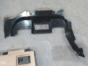 Bmw x5 e53 PVC ISPOD TABLE poklopac iznad nogu plastika