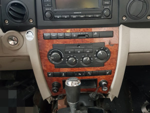 Jeep Commander 3.0 cdi 2008-dijelovi limarije i mehanik