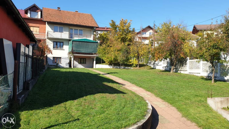 USELJIVA KUĆA S TRI SPRATA I ZEMLJIŠTE ZA NOVU IZGRADNJU – další