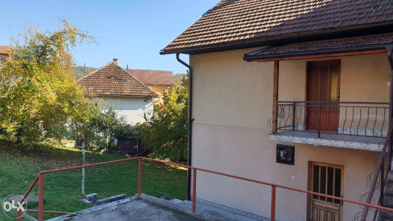 USELJIVA KUĆA S TRI SPRATA I ZEMLJIŠTE ZA NOVU IZGRADNJU 2