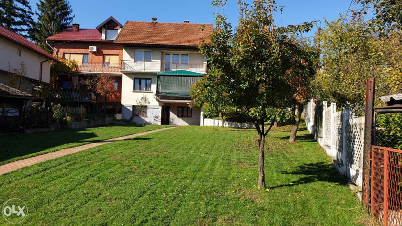 USELJIVA KUĆA S TRI SPRATA I ZEMLJIŠTE ZA NOVU IZGRADNJU 3