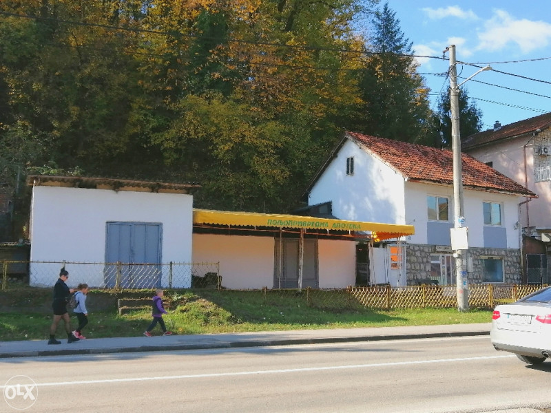Top lokacija: kuća, lokal + plac 1160m2. Doboj