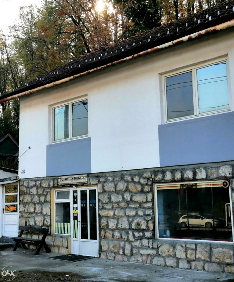 Top lokacija: kuća, lokal + plac 1160m2. Doboj 2