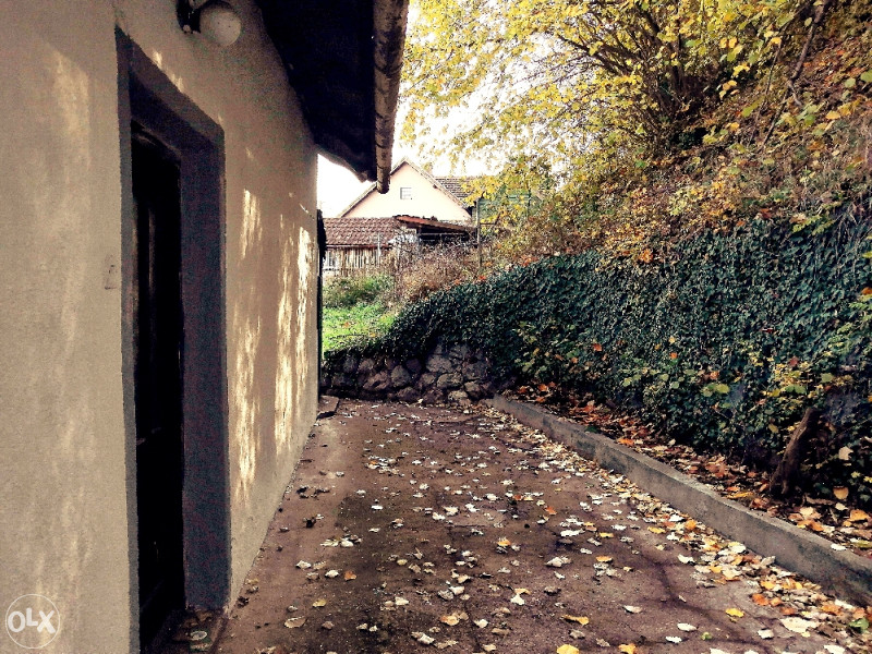 Top lokacija: kuća, lokal + plac 1160m2. Doboj 3