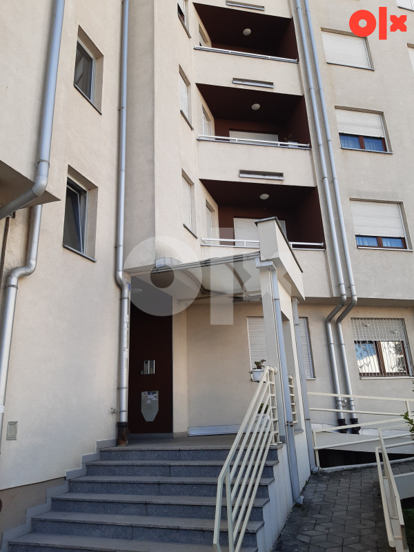 Izdajem jednosoban stanu u zgradi - od 15.05. 9