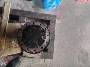 Bočni reduktor, reduktor pogona Kobelco, New Holland