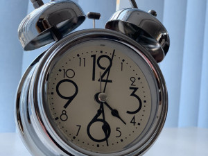 Sat budilnik / časovnik / budilica / Stoni