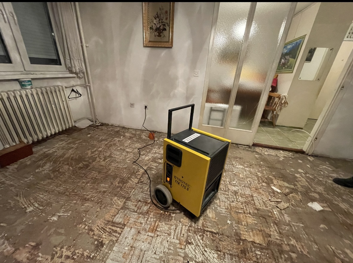 ISUSIVAC VLAGE ODVLAZIVAC MASINA ZA VLAGU ISUSIVANJE ESTRIH