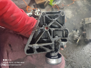 Natezac zatezak remena nosac motora 64552247388