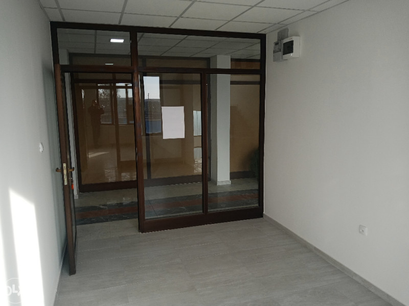 Nova Topola Iznajmljujem poslovne prostore 2