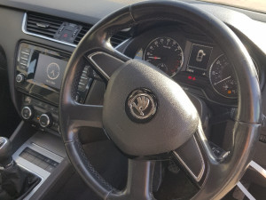 Škoda Octavia 2016 1.6 TDI (CLH)-dijelovi limarije i me