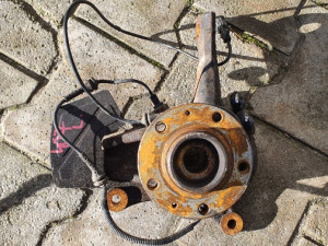 Glavcina lijeva peugeot 407