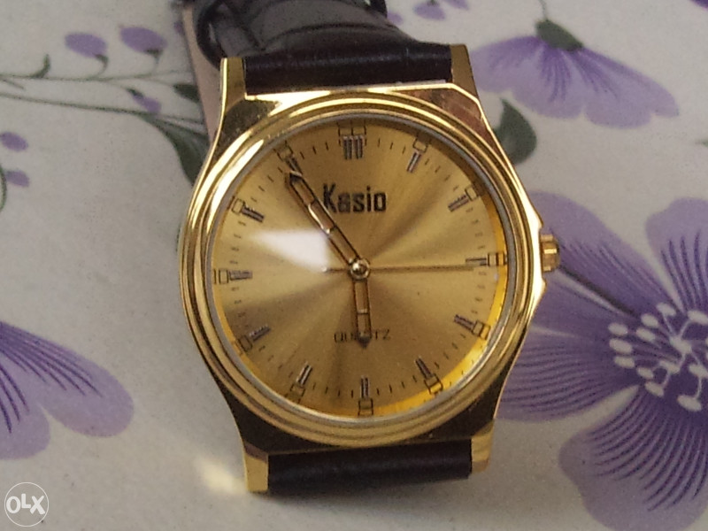 SAT RUČNI POZLAĆENI "KASIO"