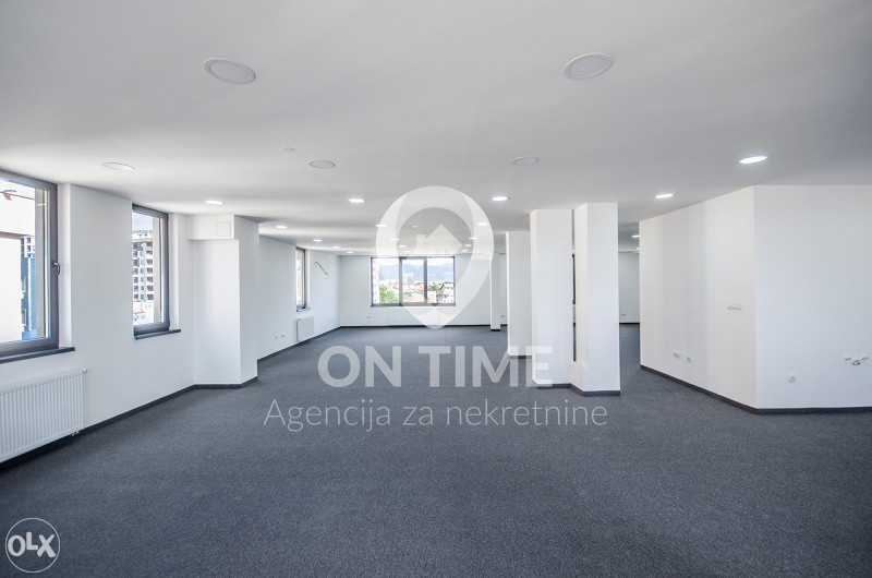 Stup / Poslovni prostor / 300 m2 / NOVOGRADNJA