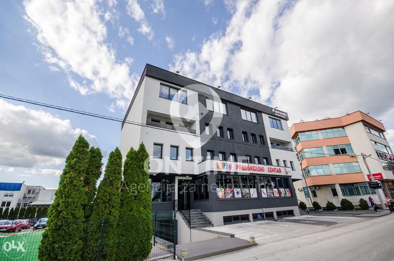Stup / Poslovni prostor / 300 m2 / NOVOGRADNJA