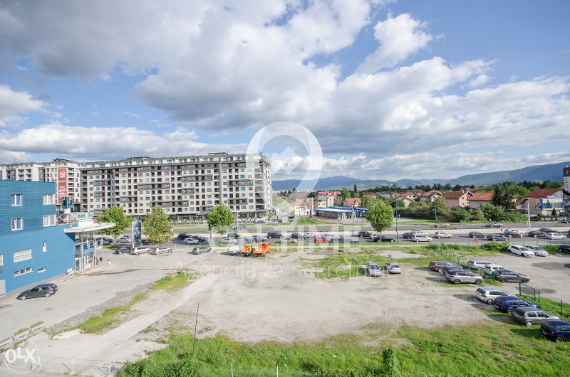 Stup / Poslovni prostor / 300 m2 / NOVOGRADNJA