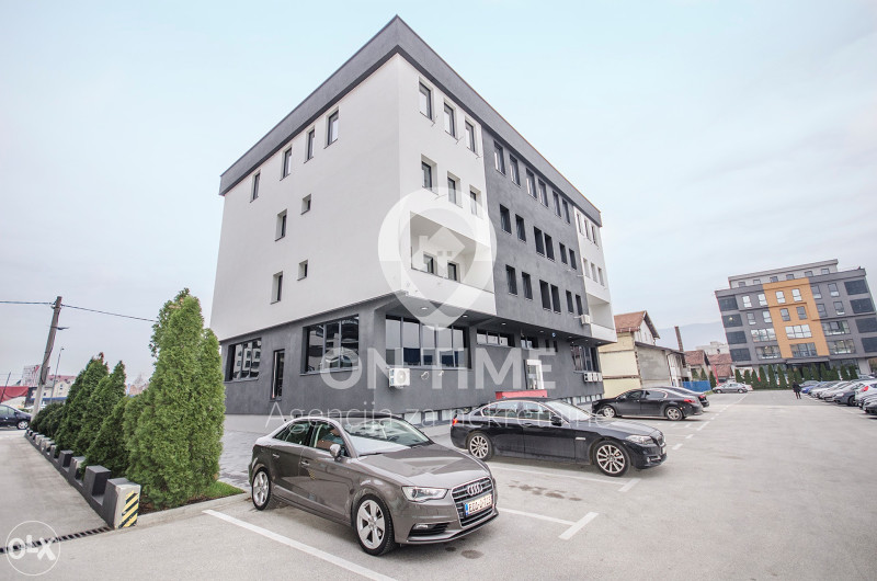 Stup / Poslovni prostor / 300 m2 / NOVOGRADNJA