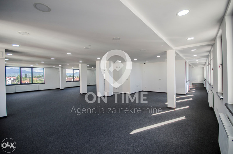 Stup / Poslovni prostor / 300 m2 / NOVOGRADNJA